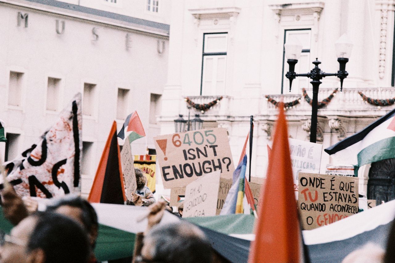 Portugal : 200 manifestants dorment à Lisbonne pour le droit au logement