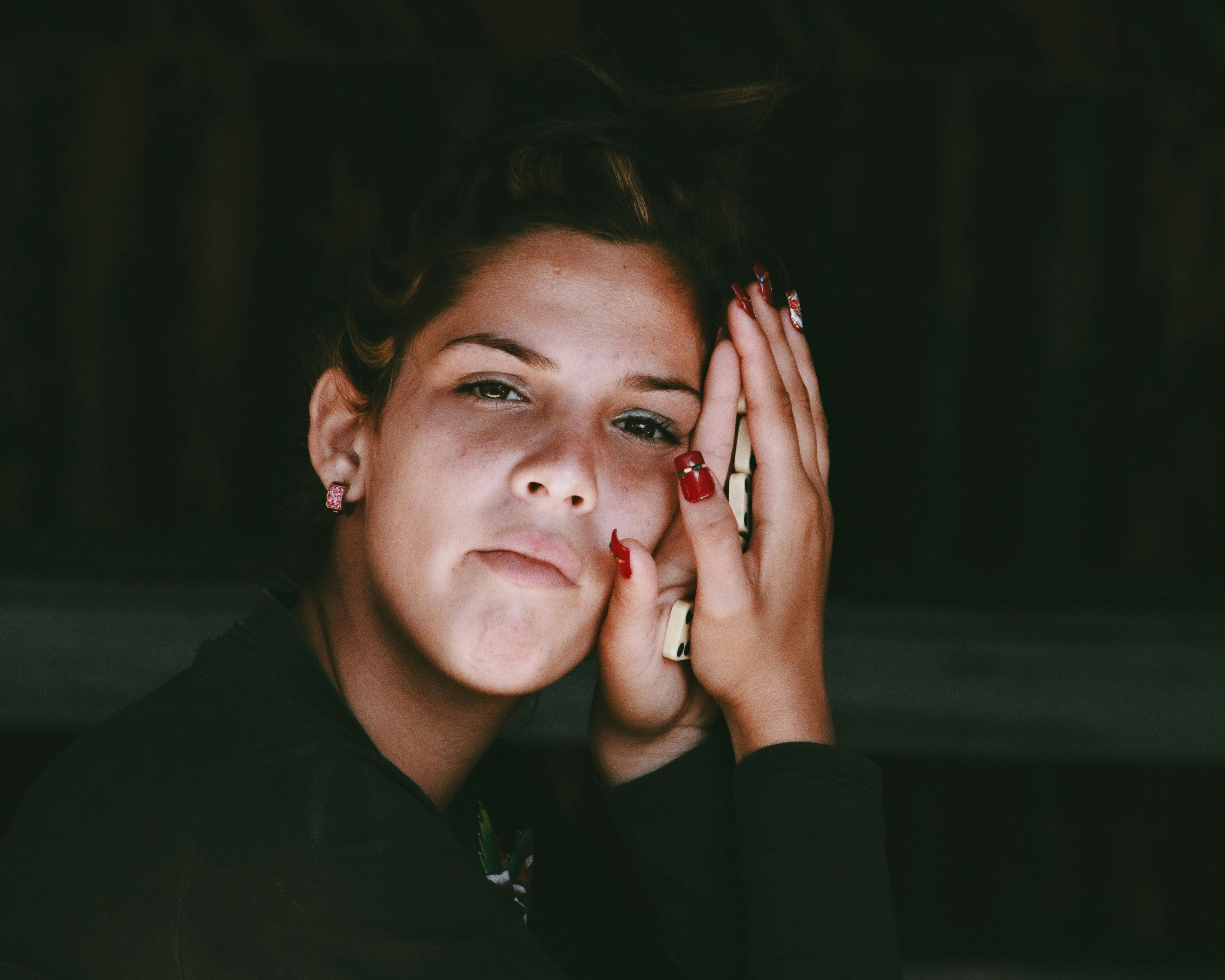 Gratis arkivbilde med avslappet, enkel, fritidsklær Arkivbilde