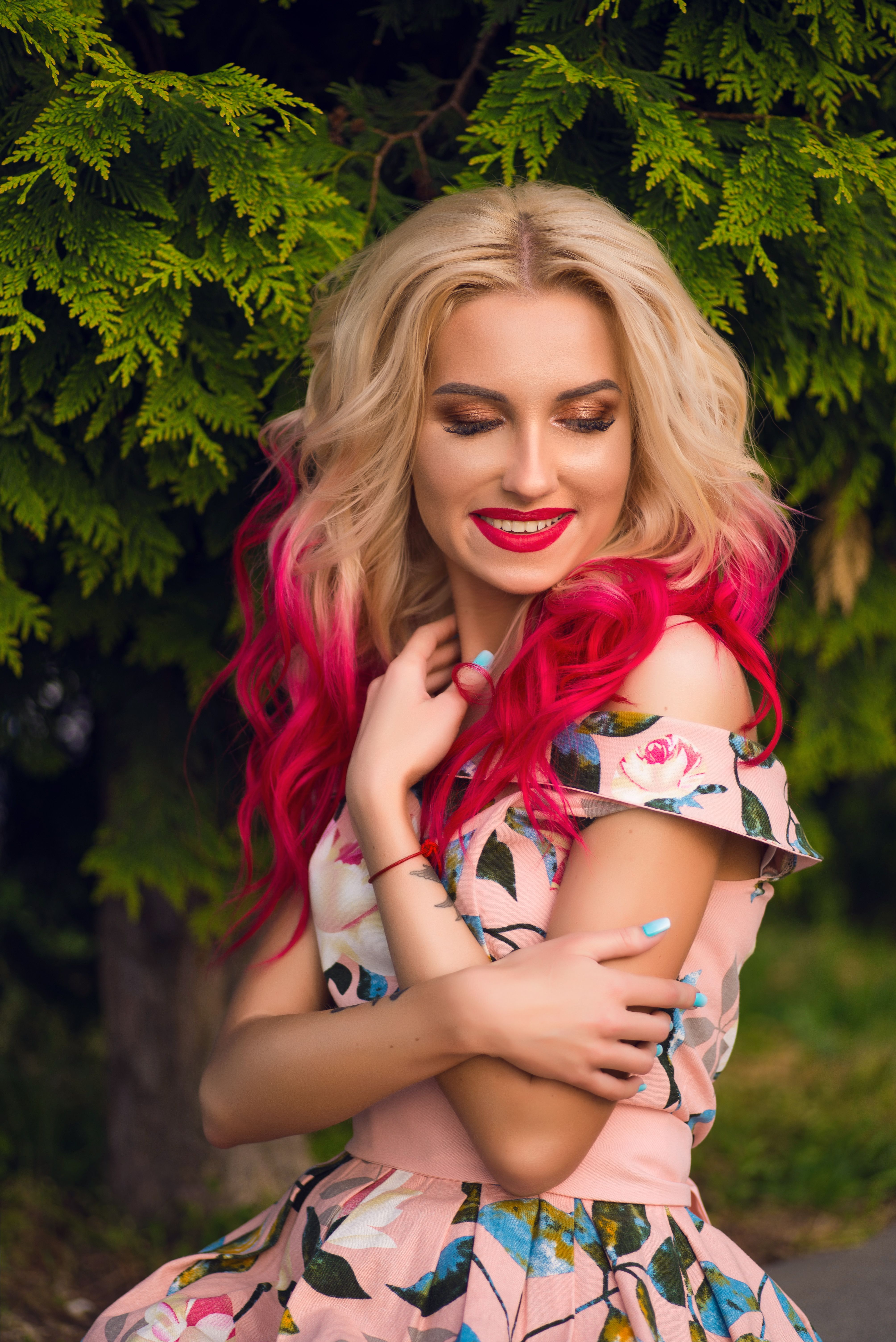 Lipstick Color With Pink Dress Photos, Download The BEST Free Lipstick Color  With Pink Dress Stock Photos & HD Images