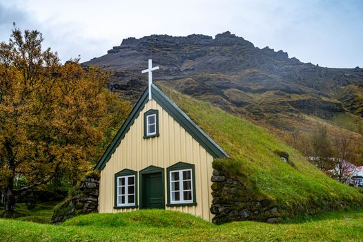 Hofskirkja