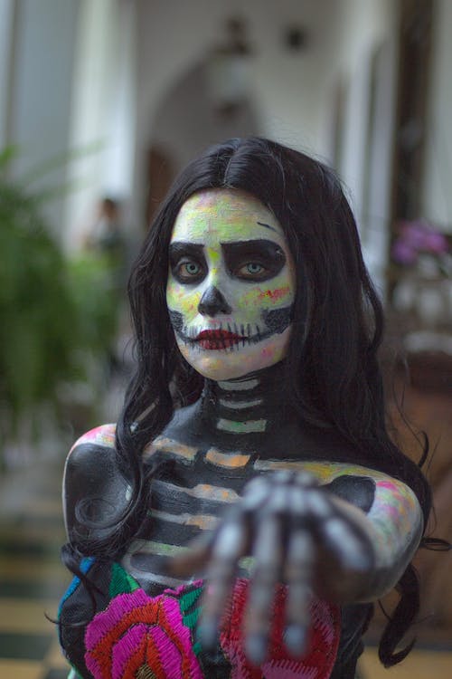 Darmowe zdjęcie z galerii z body painting, brunetka, catrina