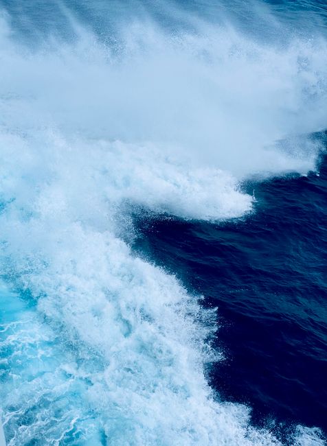 Captivating view of ocean waves crashing, showcasing the power and beauty of the sea.