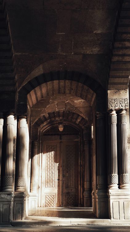 Foto profissional gratuita de arcada, arcadas, calçamento, colunas ...