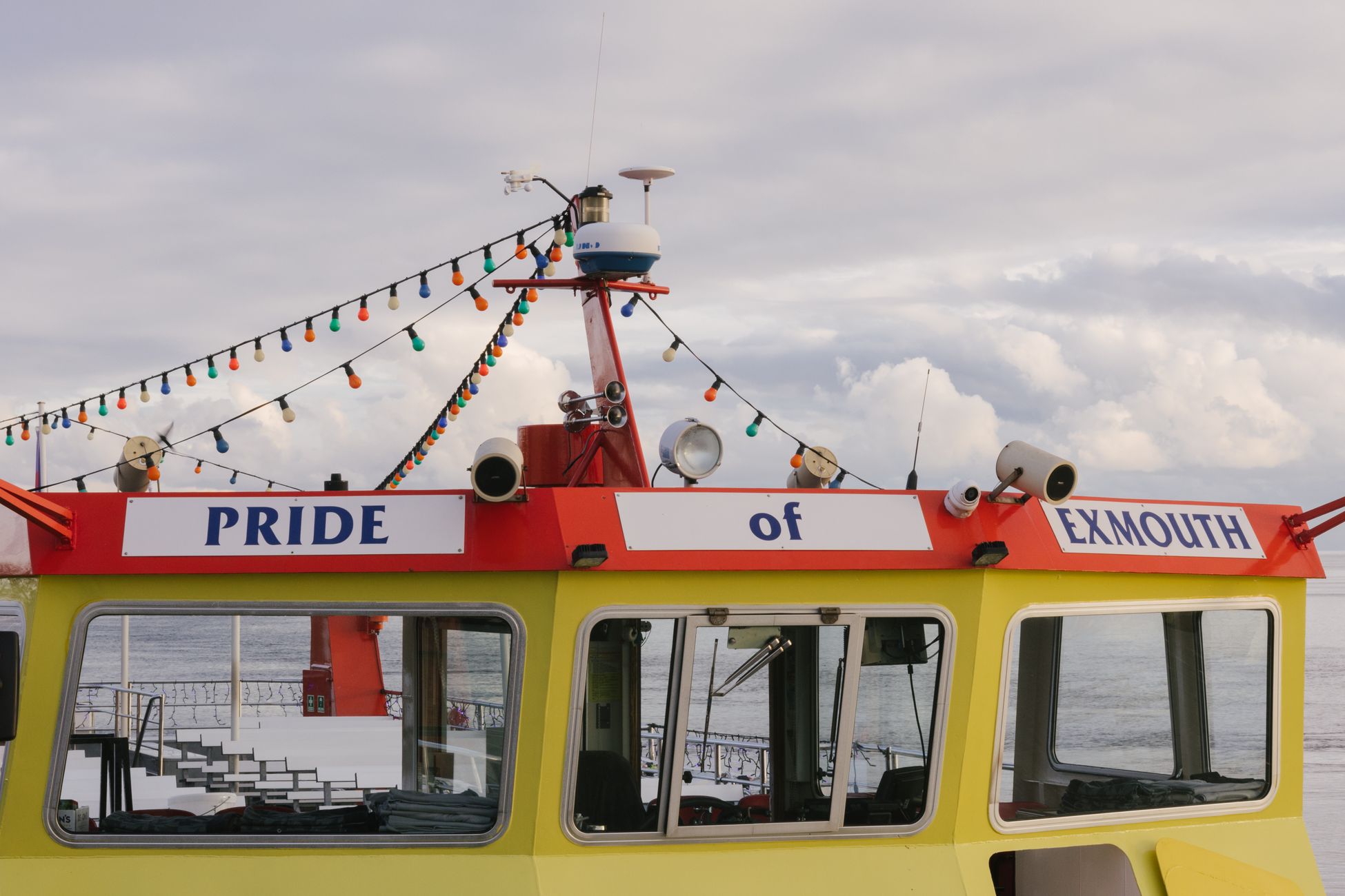 Prideboot vraagt toestemming om mee te varen met mosselkotters tijdens Havendagen