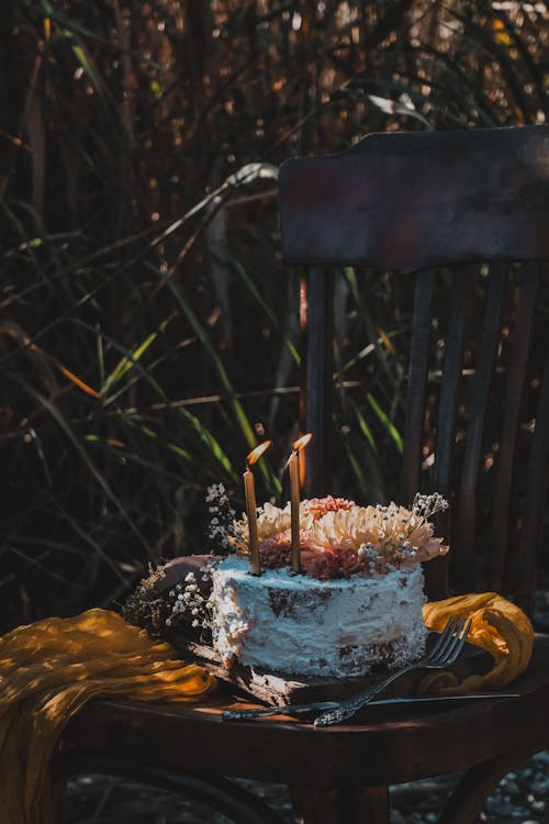 Darmowe zdjęcie z galerii z ciasto, jedzenie, pionowy strzał