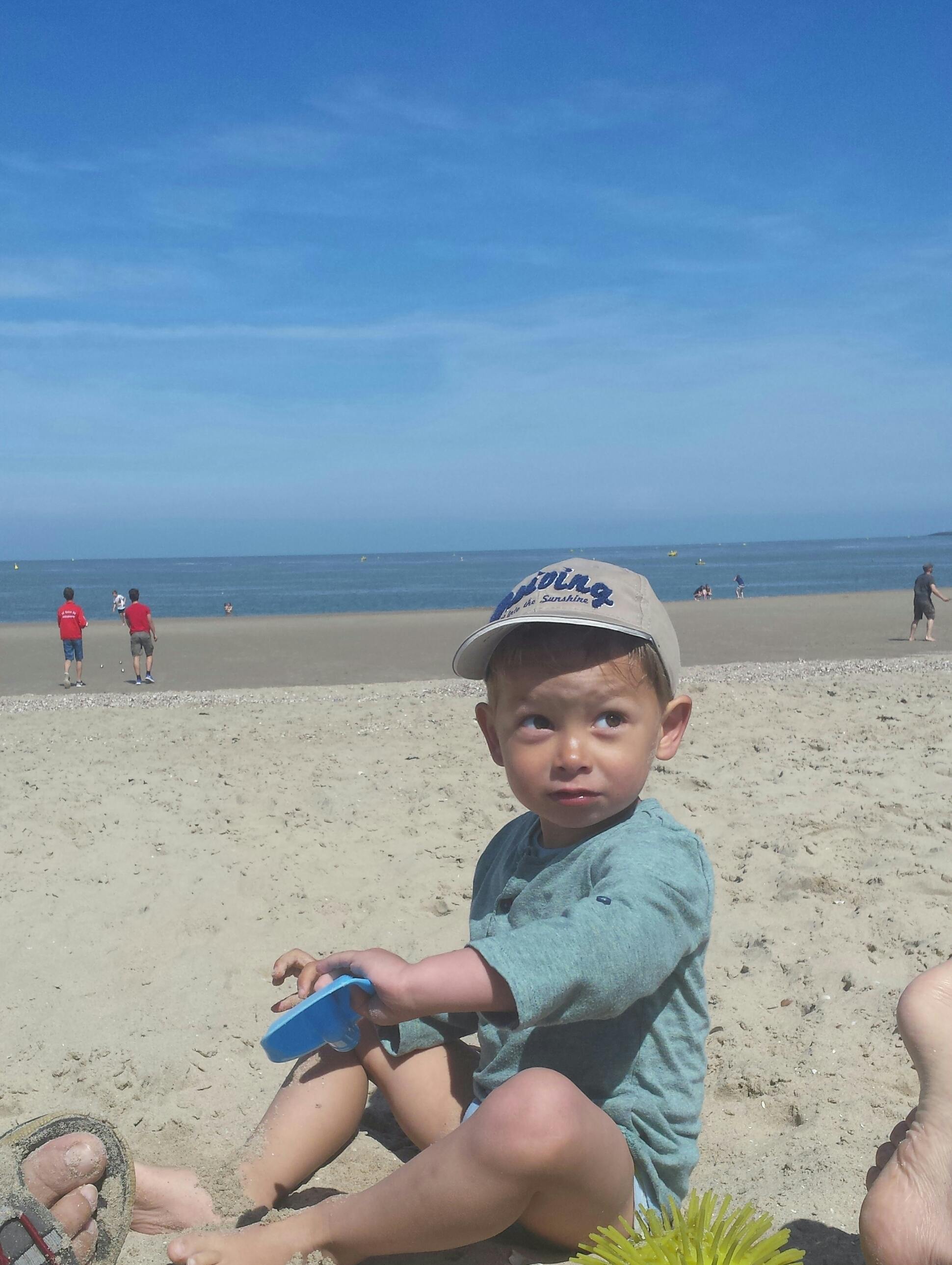 Free stock photo of beach, beach hat, boy