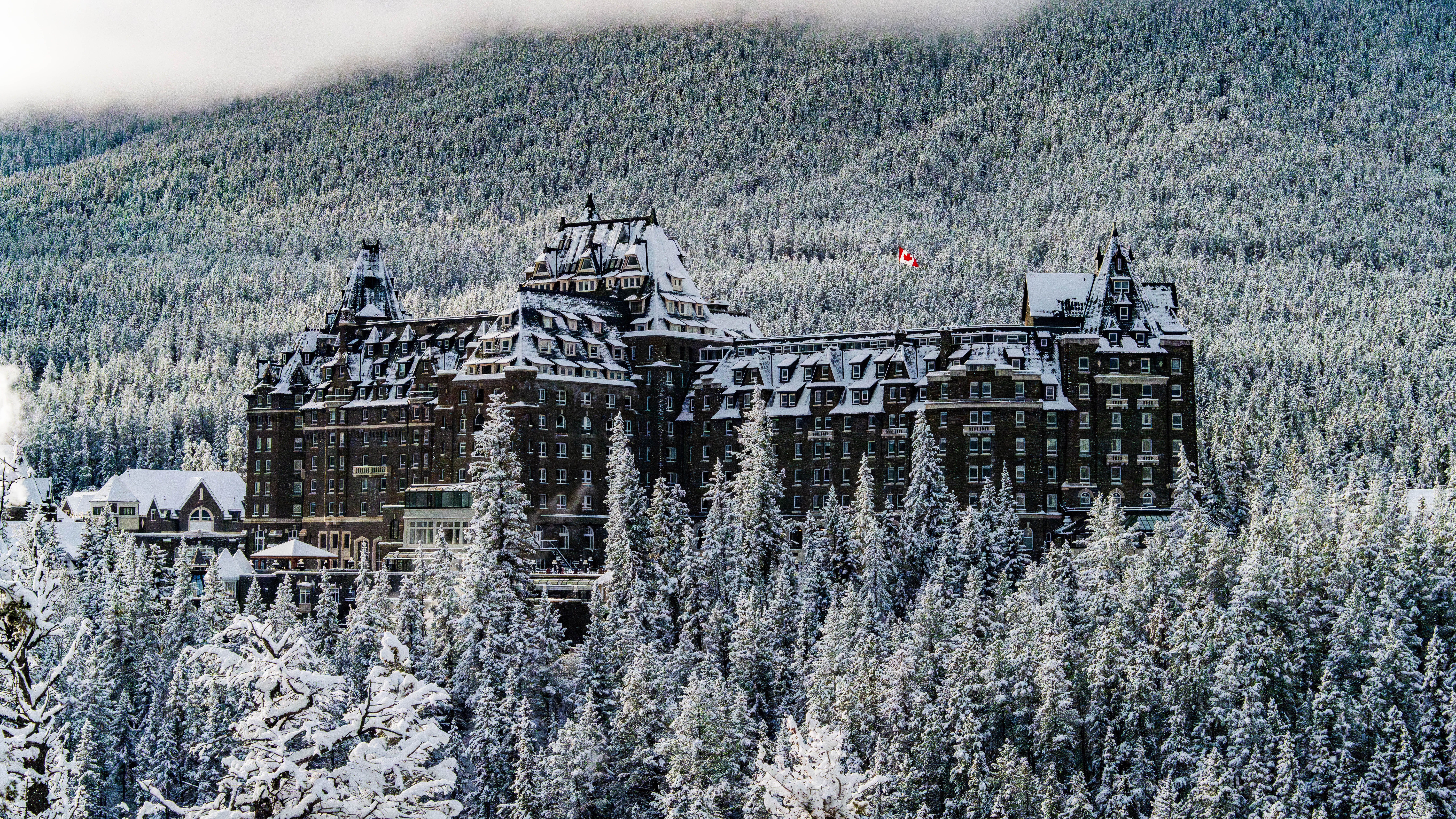 Unveiling Canada's Elite Luxury Resorts: Your Ultimate Guide