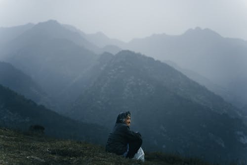 Kostenloses Stock Foto zu asiatische frau, außerorts, berge