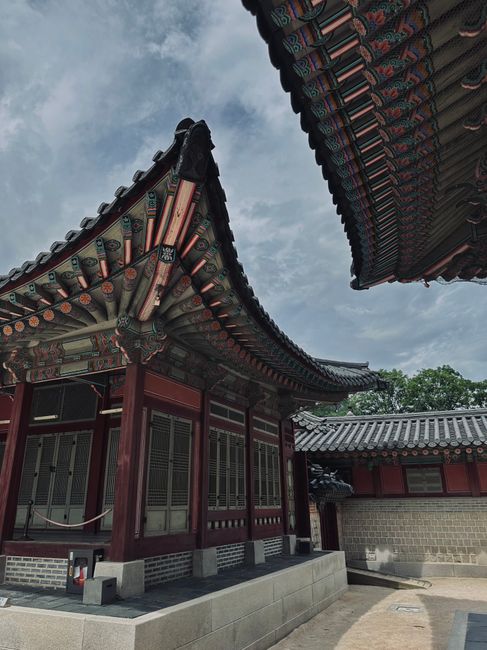traditional Korean palace architecture