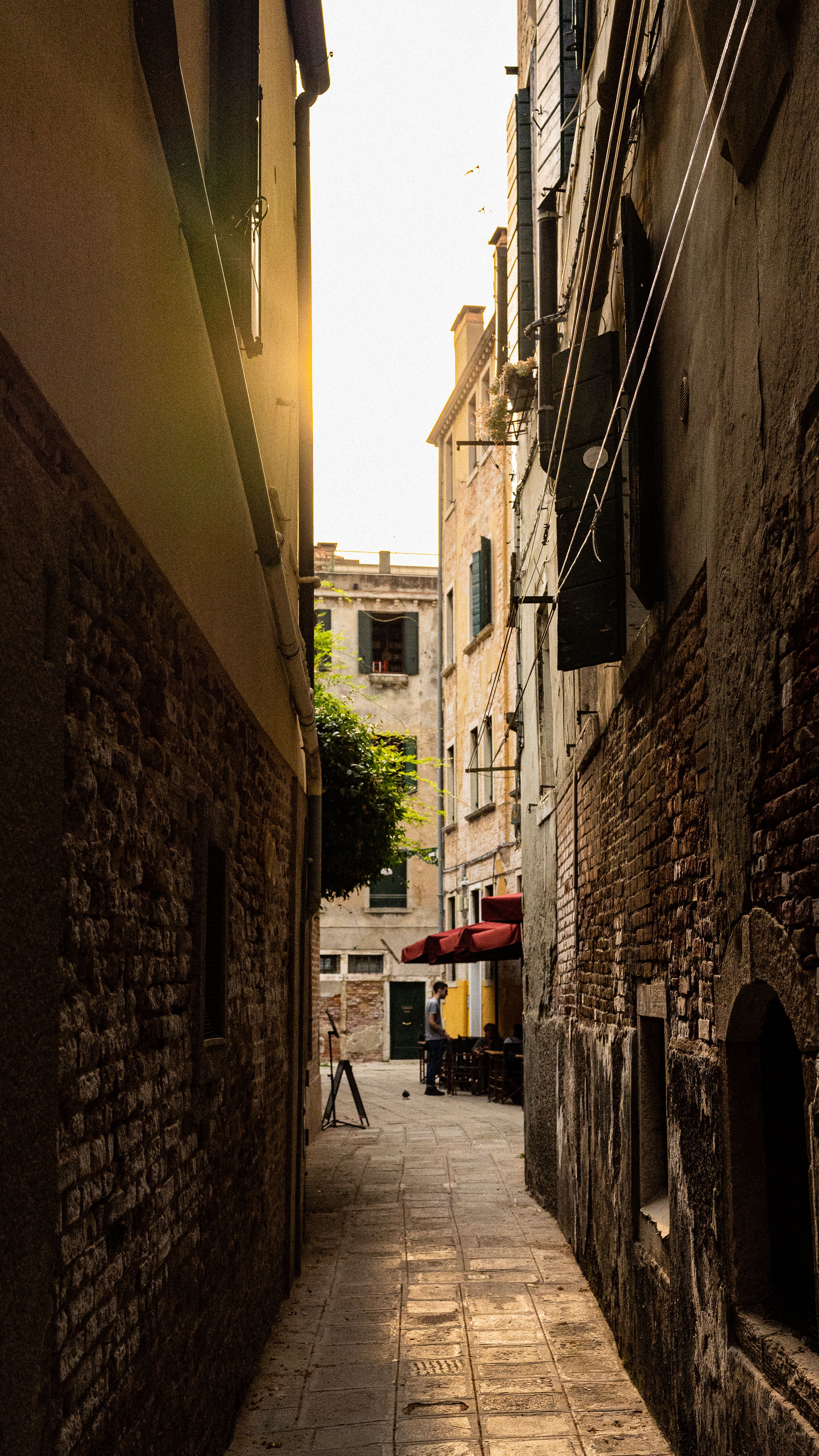 Narrow Alley between Buildings in Old Town · Free Stock Photo