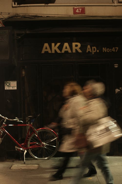 Foto profissional grátis de andando, bicicleta, calçada