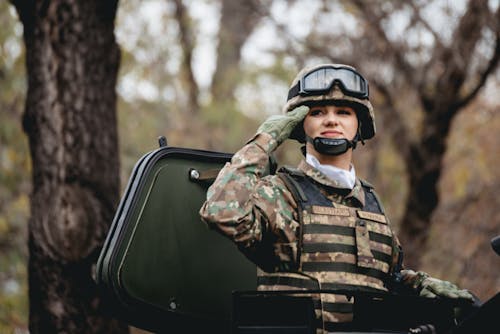 Foto profissional grátis de dia nacional, exército, militar feminina