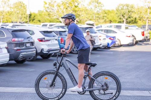 Foto d'estoc gratuïta de anant amb bici, aparcat, bici