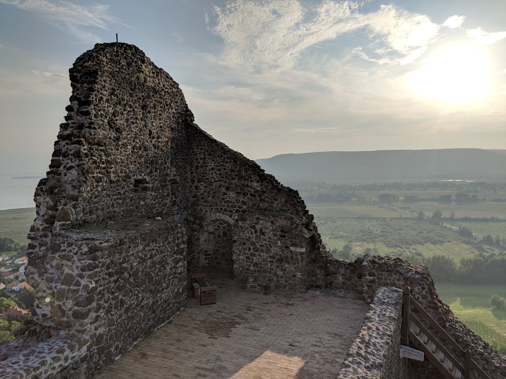 Ingyenes stockfotó domb, ég, fal témában