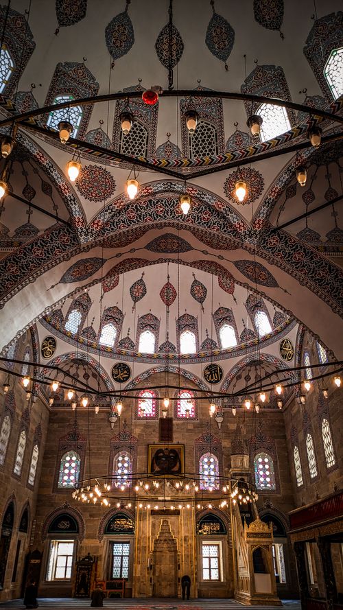 Free Explore the stunning interior of a historic mosque in Amasya, Türkiye, showcasing intricate Islamic architecture. Stock Photo