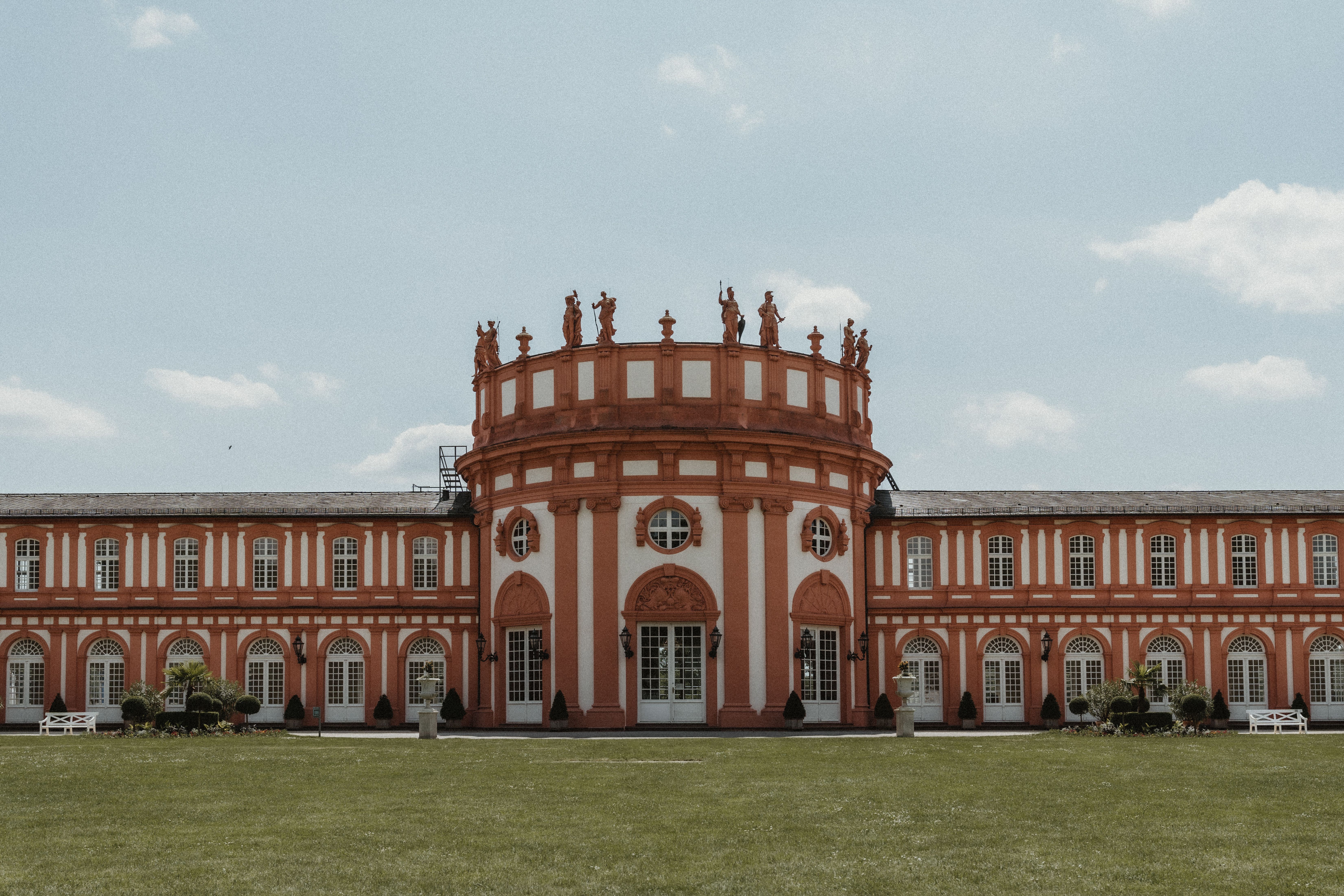 Sachsenhausen Wiesbaden Mainufer