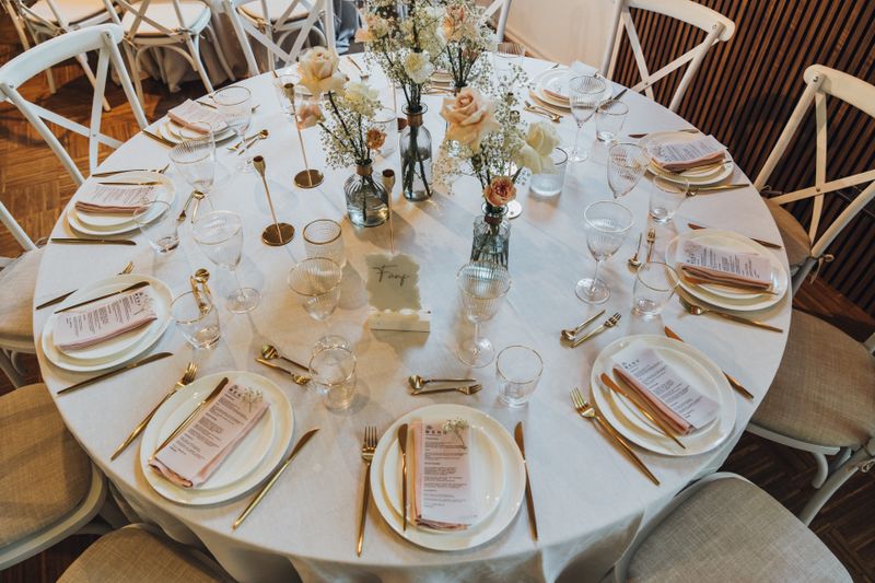 Table élégante et intemporelle