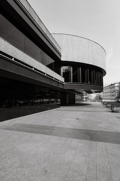Darmowe zdjęcie z galerii z brutalizm, czarno-biały, hotel
