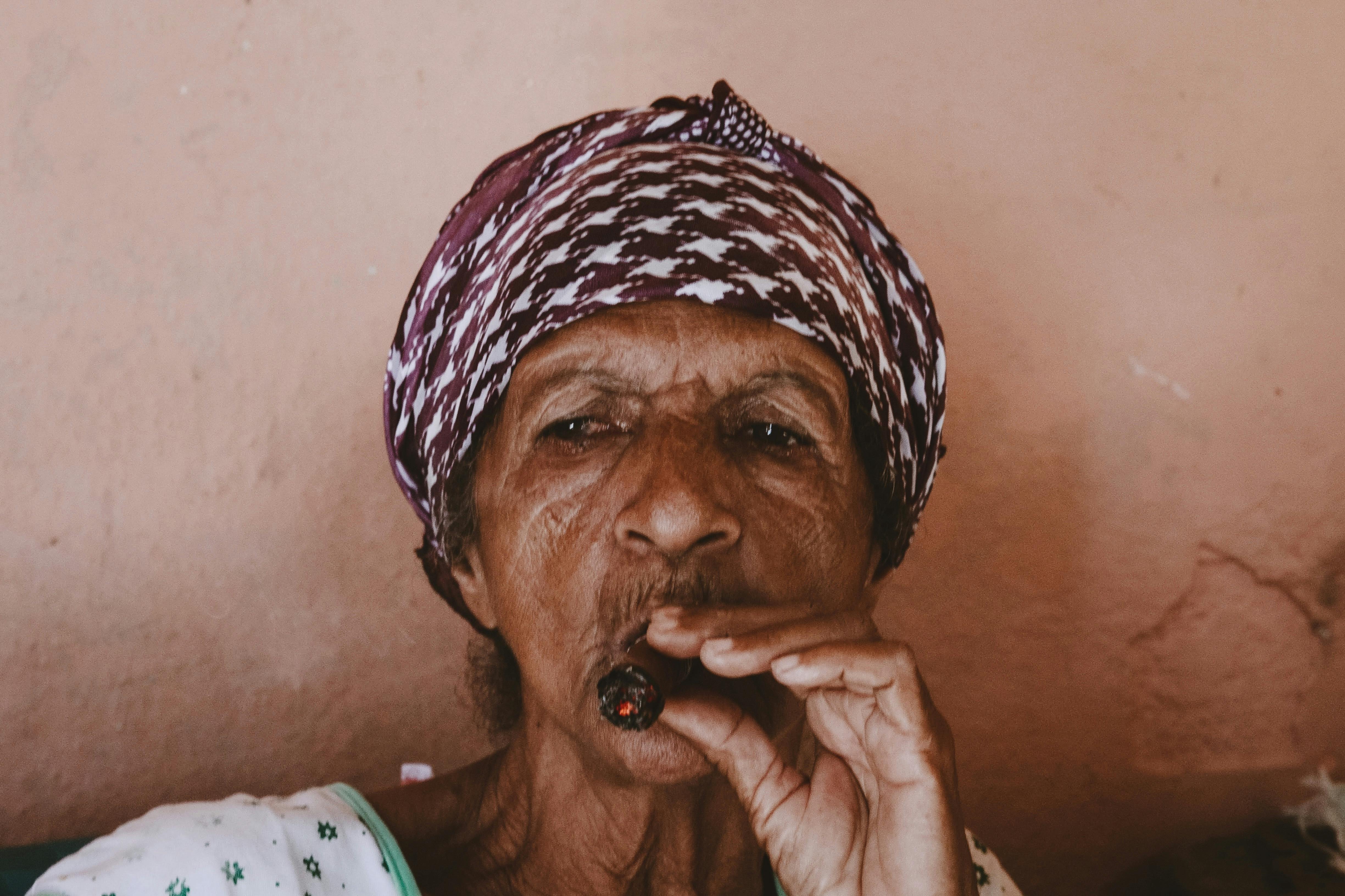 La Identidad Sonora de Charlie Brown Jr.: Desentrañando su Legado Crítico