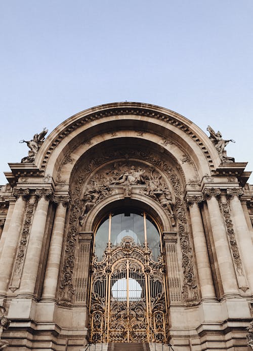 Бесплатное стоковое фото с petit palais, вертикальный выстрел, ворота