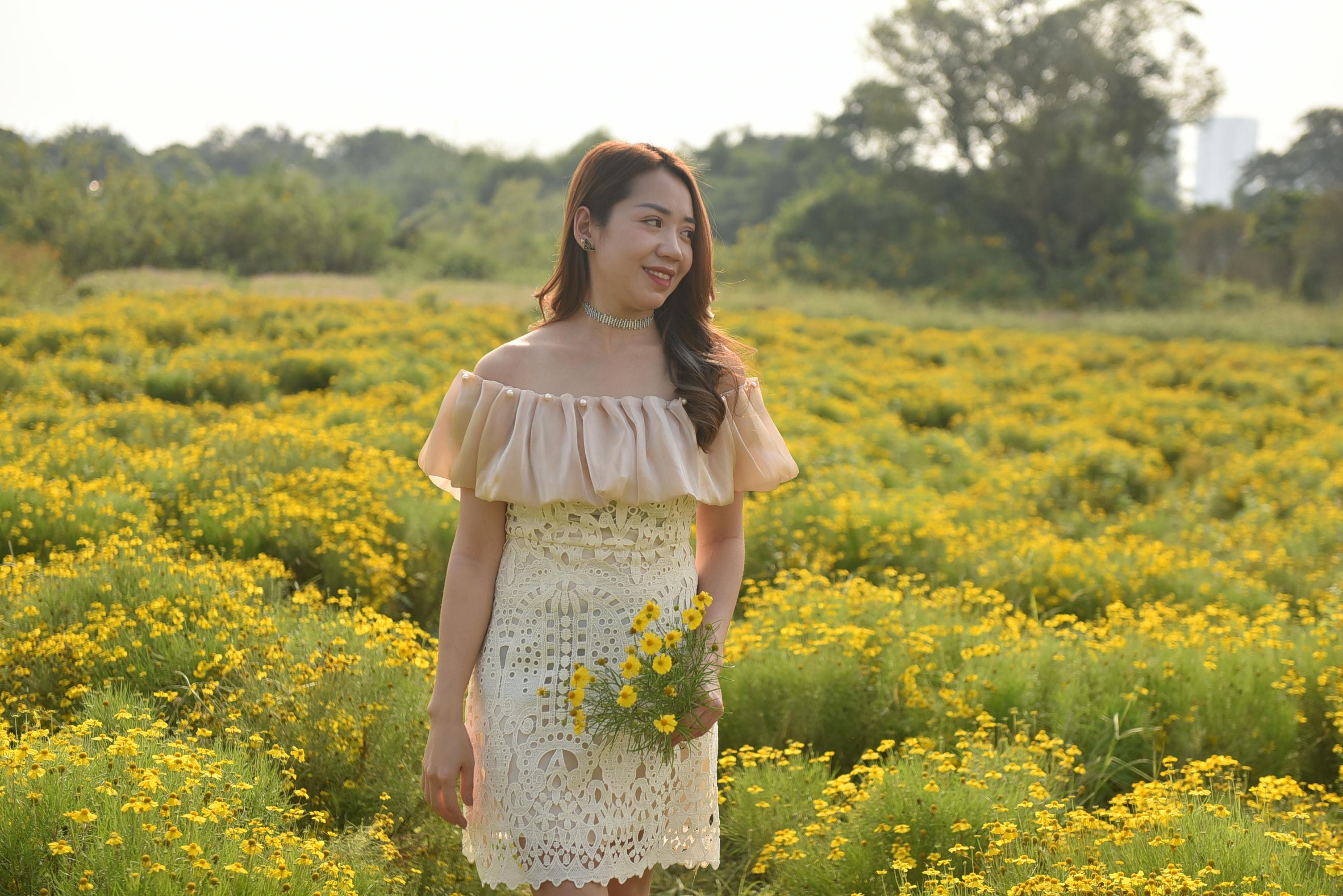 6,257 Yellow Lace Dress Stock Photos, High-Res Pictures, and Images - Getty  Images