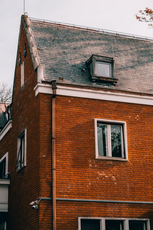 Kostenloses Stock Foto zu apartments, dach, fassade