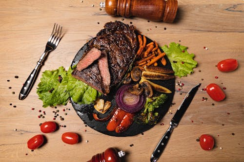 Kostnadsfri bild av bord, grönsaker, kött