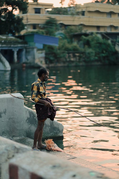 Immagine gratuita di bastone, città, fiume