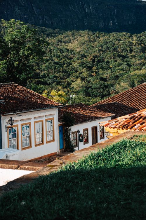 Free Scenic view of colonial houses in Tiradentes, blending history with natural beauty. Stock Photo