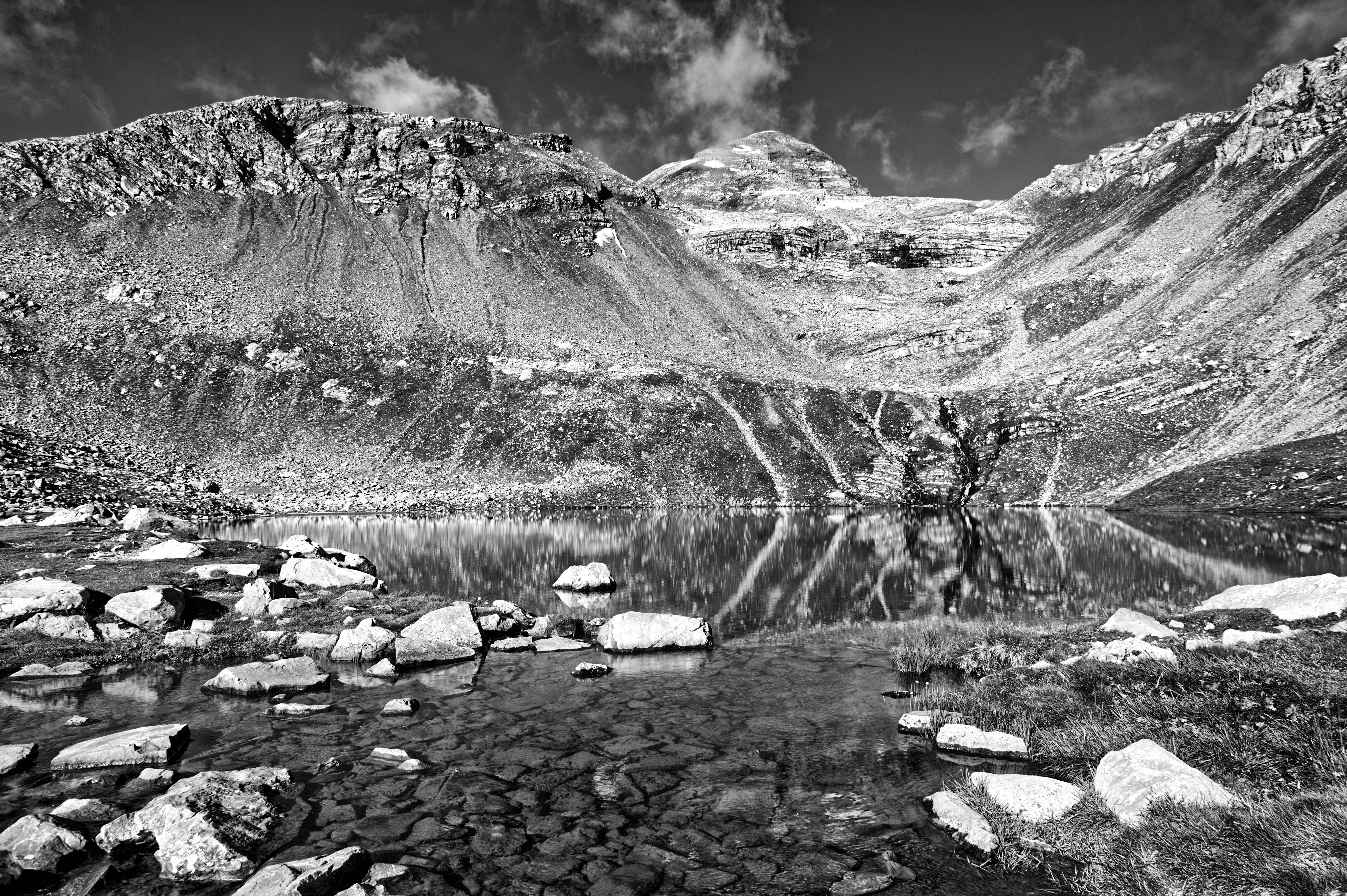 Lake in Mountains in Black and White · Free Stock Photo