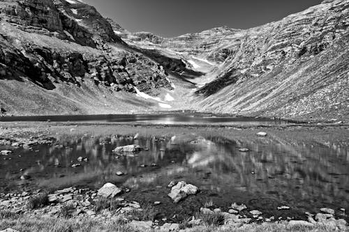 Foto profissional grátis de cenário, lago, montanhas