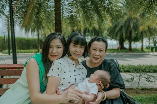 Ilmainen kuvapankkikuva tunnisteilla aasialainen isoäiti, aasialainen perhe, aasialainen vauva