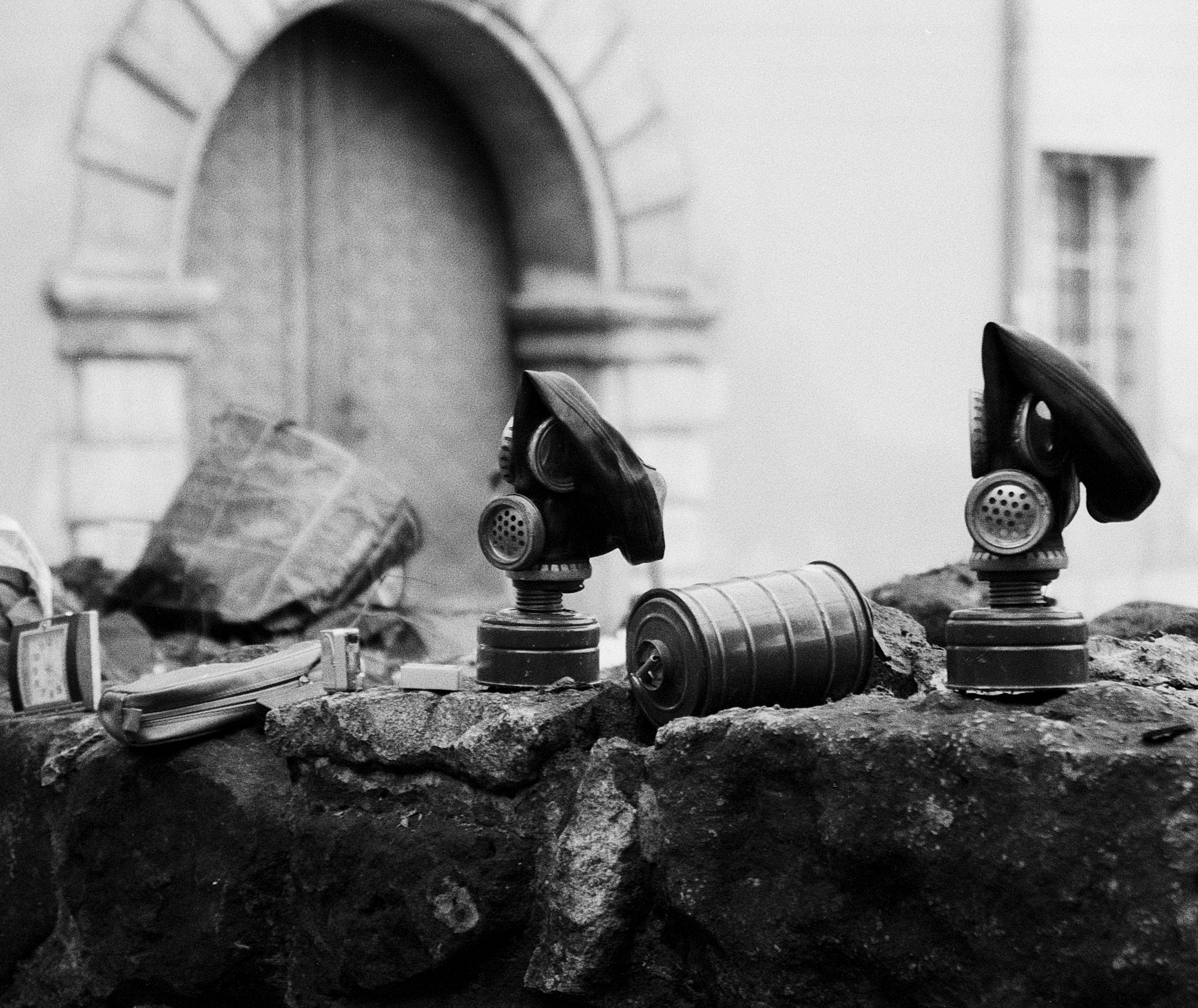 Eurodeputaţii salută apariţia primului program al UE pentru industria de apărare. Există voci în PE care denunţă un pas spre „o economie de război”