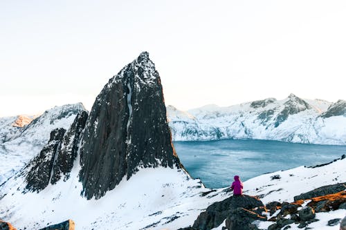 Photographie De Paysage De Montagne