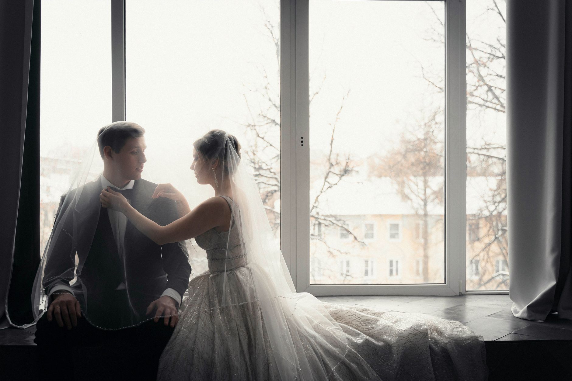 Crafting a Captivating Canadian Wedding Timeline: Rain, Shine, or Snow