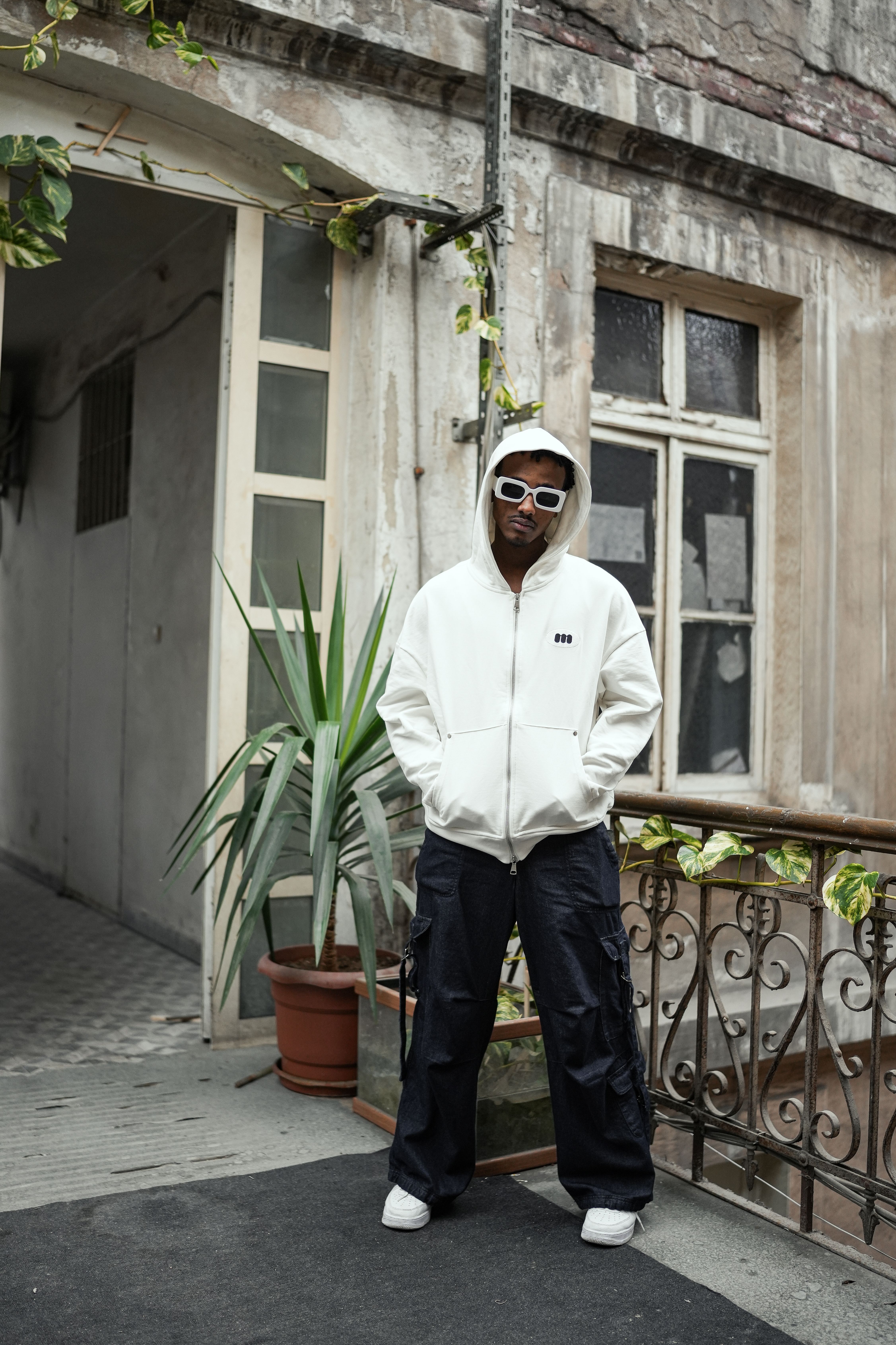 White hoodie with black jeans discount