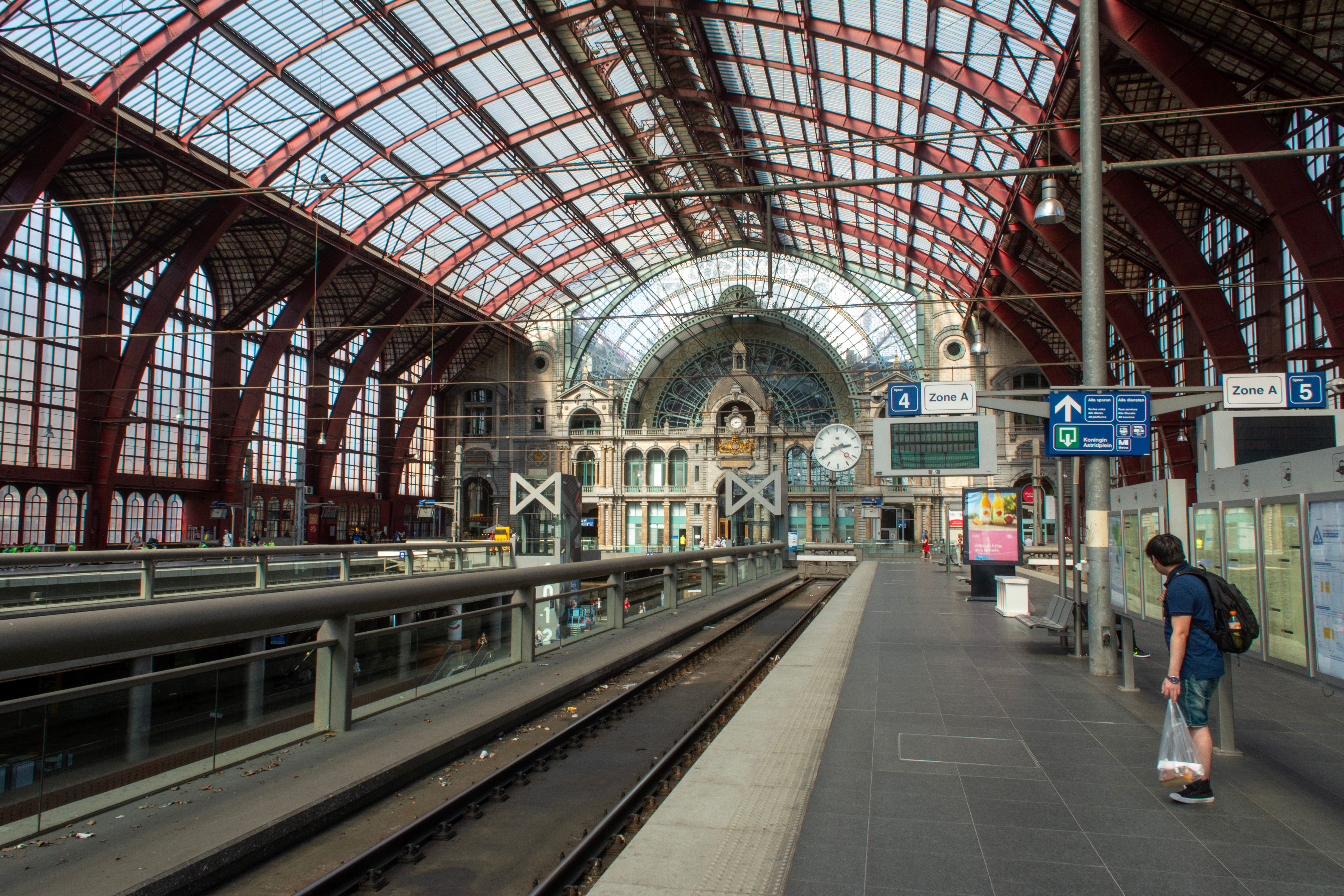 Lege perrons tijdens een stakingsdag in België