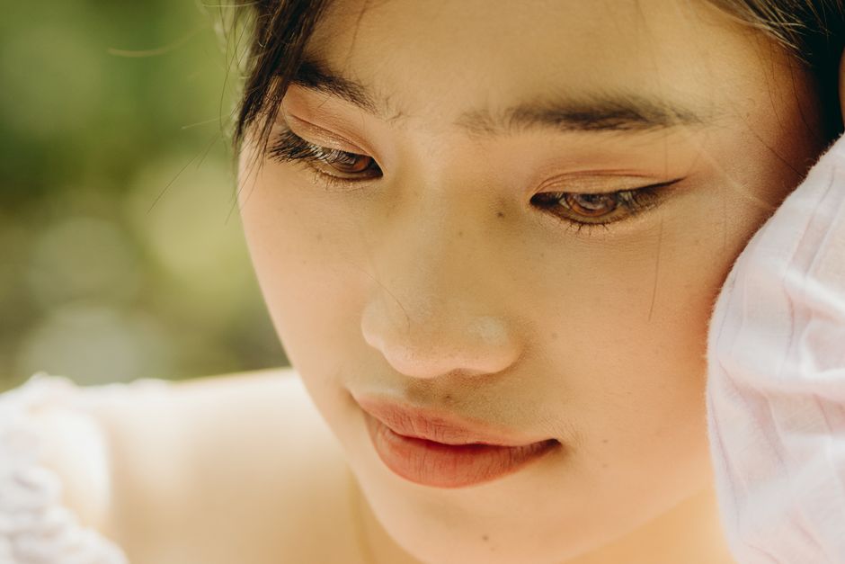 Trang điểm tông cam đất mùa thu cho da khô tại Hà Nội