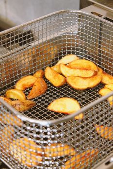 Ninja Foodi Air Fryer, 10 Qt/9.5L DualZone, 6-in-1, Black, DZ302C | Air fry, broil, roast, keep warm, dehydrate, bake, 2x5 Qt/4.7L baskets, Fits 8 lbs/3.6kg wings