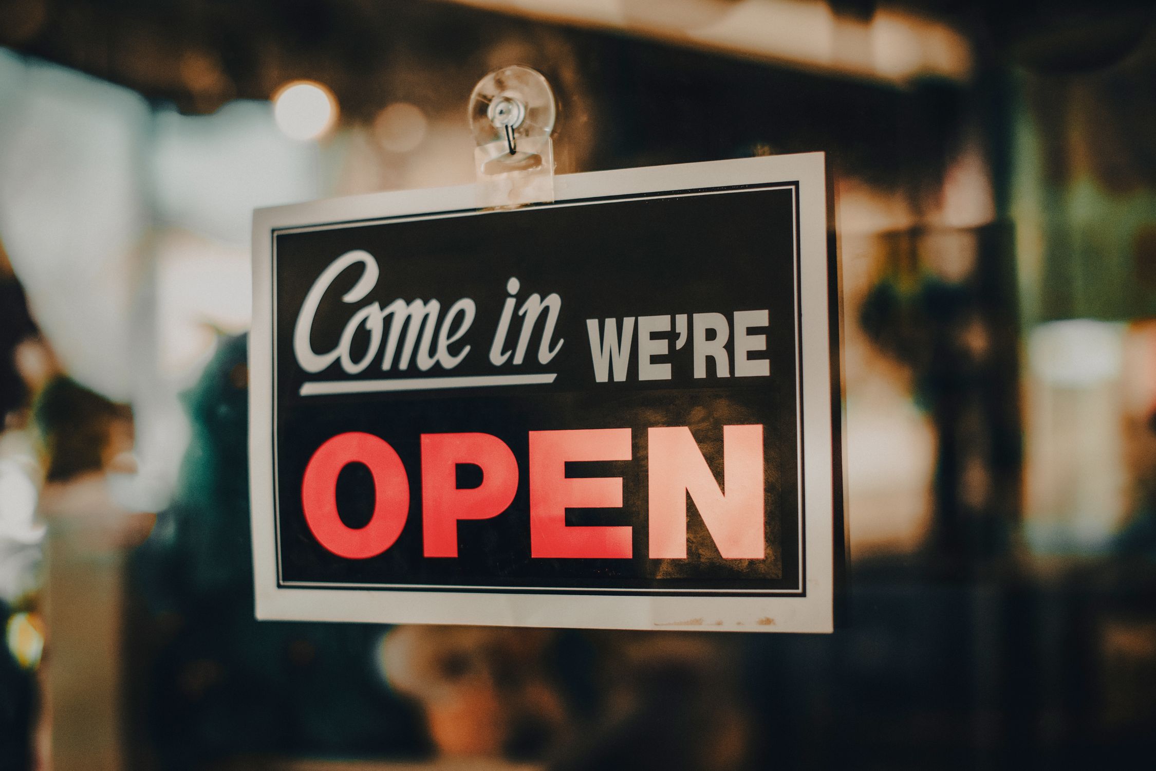 Site vitrine ou site e-commerce : lequel choisir pour votre activité en 2026 ? 3 Commerce de proximité ouvert dans le Pays de Redon, choix entre site vitrine et e-commerce