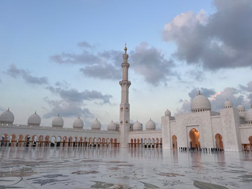 Sheikh Zayed Grand Mosque in Abu Dhabi