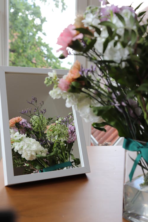 Gratis arkivbilde med blomster, blomsterarrangement, bukett