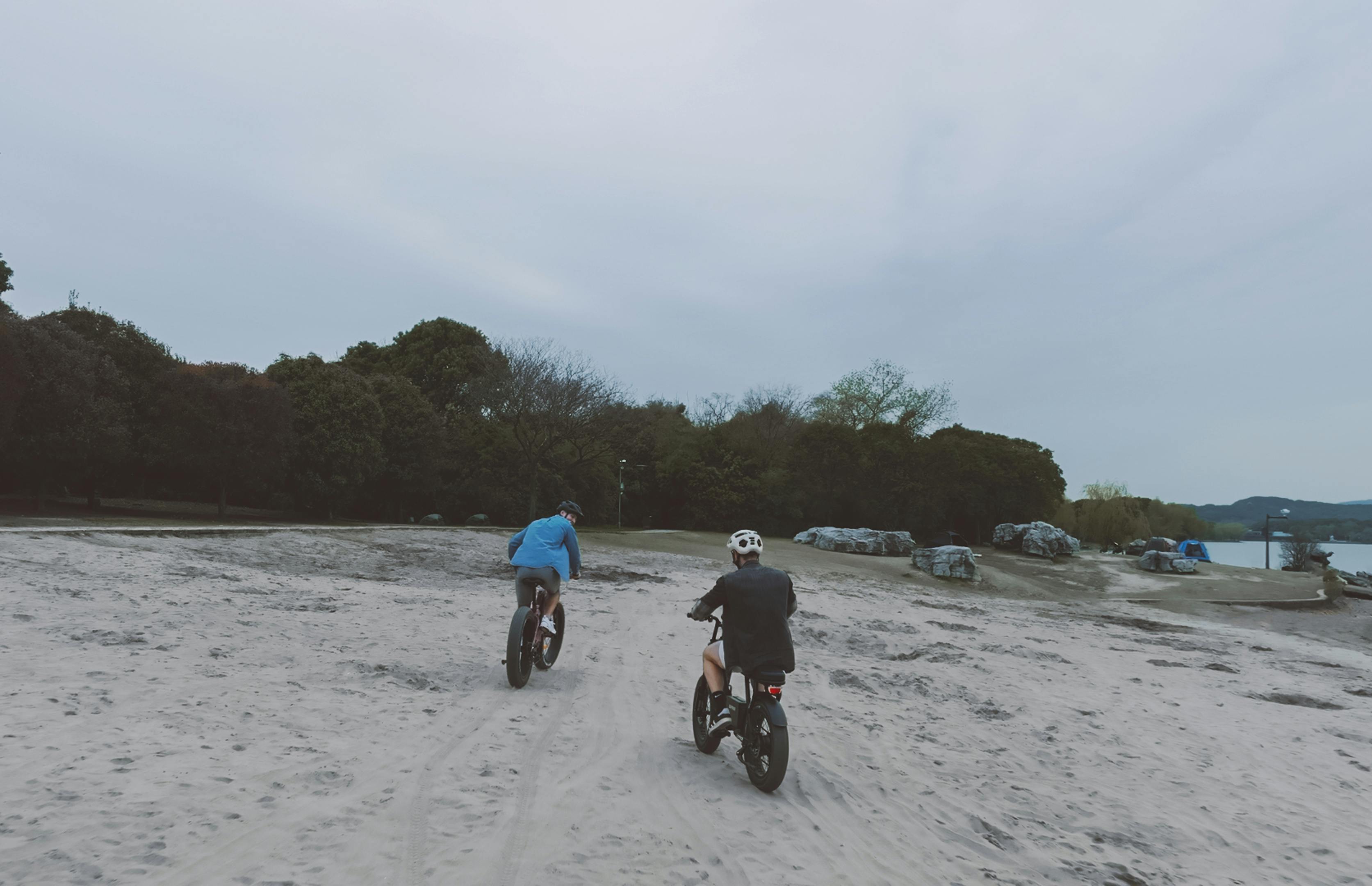 Addmotor E-325 Electric Cargo Bike: A New Era of Mobility for Families, Commuters, and Small Businesses — Photo by Motor Truc