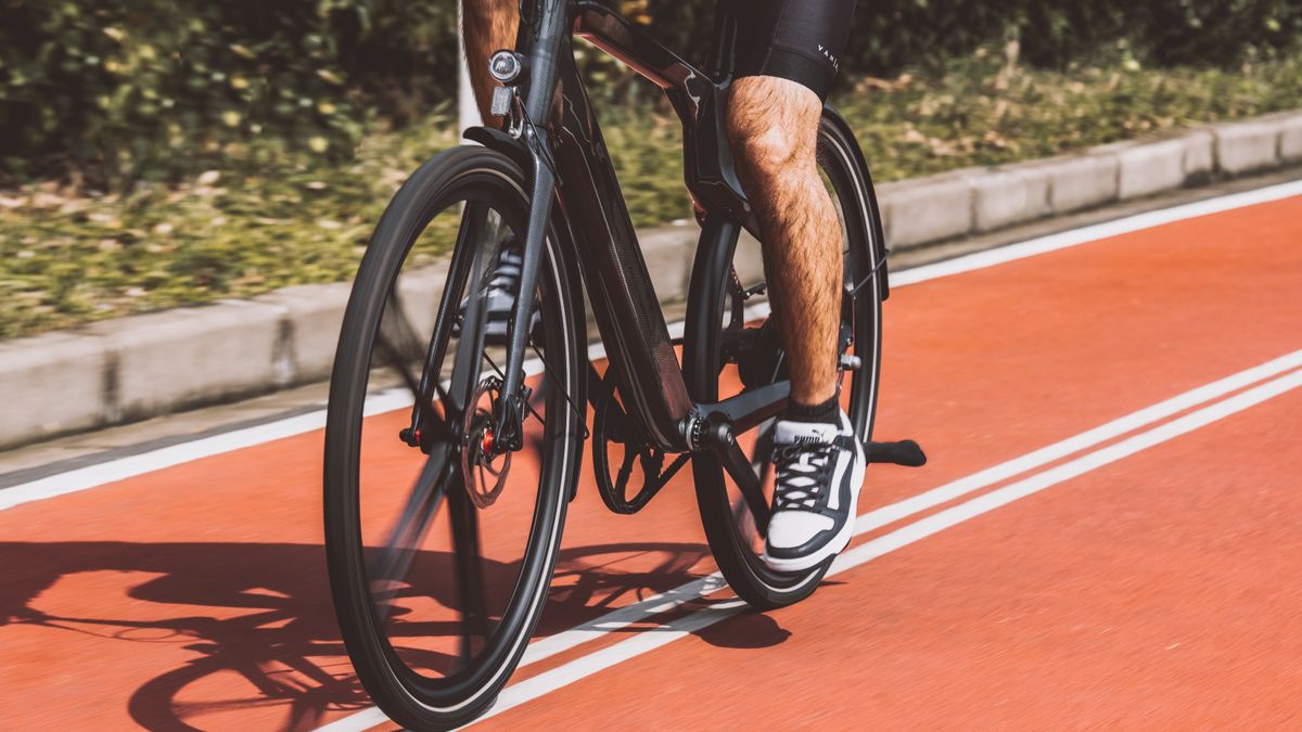 Comment bien choisir son vélo électrique pour les trajets longue distance en 2026 - illustration