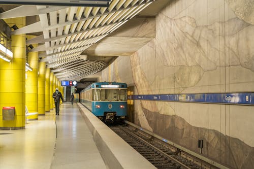Foto profissional grátis de arquitetura contemporânea, estação de metrô, interior