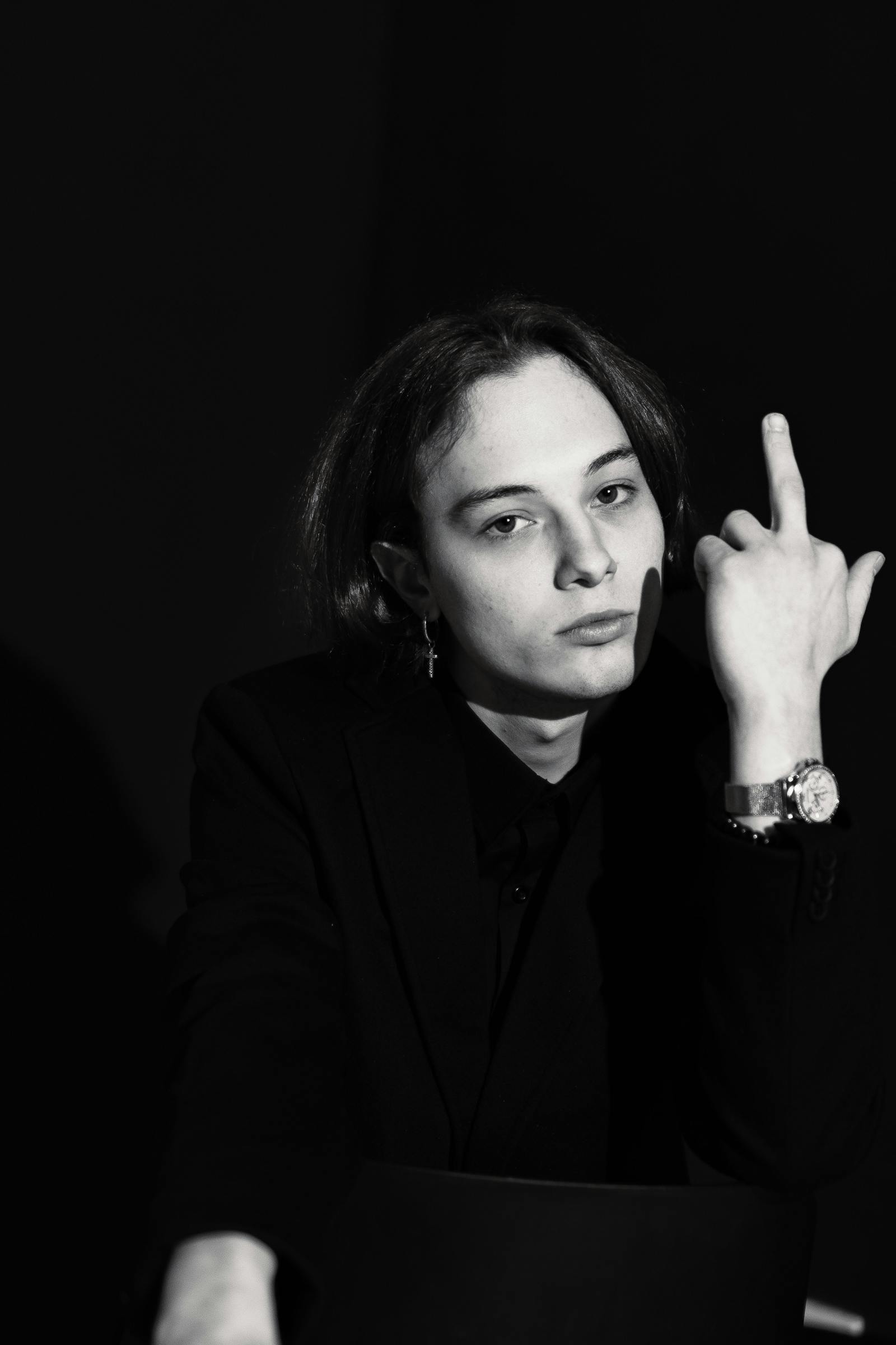 Rude Finger Photos, Download The BEST Free Rude Finger Stock Photos ...