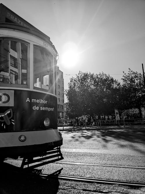 Immagine gratuita di binari del tram, Lisbona, paesaggio urbano