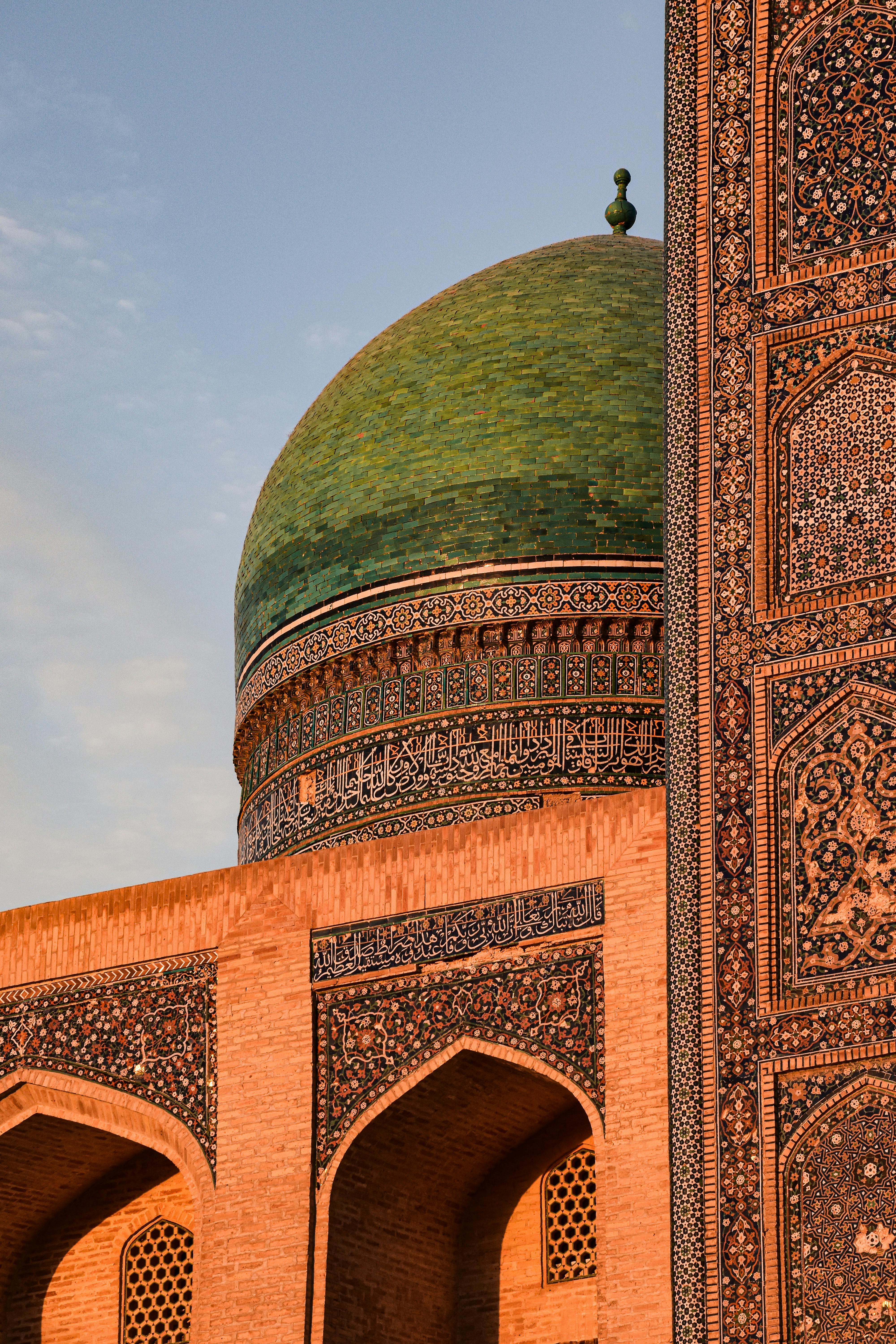 Tours on architectural ensembles and complexes of Bukhara