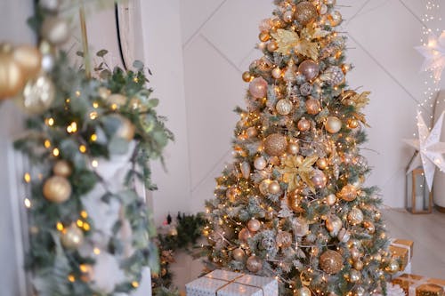 December Decor Reset: Rearranging Your Space for Calm, Warmth & Festive Mood