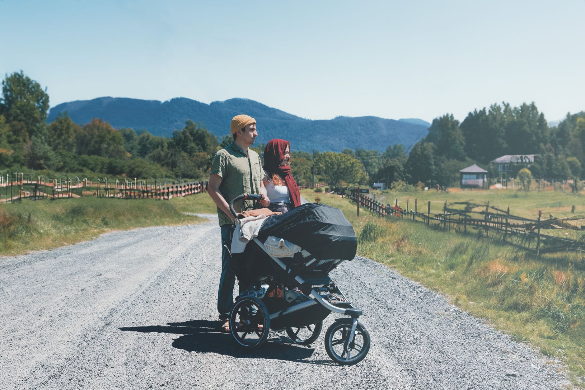 Best Strollers for Gravel Roads (2026)